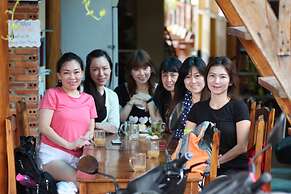 Be Home 3 Hostel and Bungalow