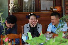 Be Home 3 Hostel and Bungalow