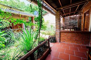 Be Home 3 Hostel and Bungalow