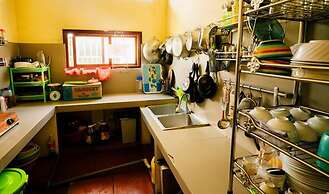 Be Home 3 Hostel and Bungalow