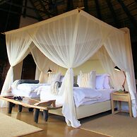 Nambiti Plains Private Game Lodge