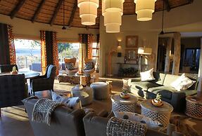 Nambiti Plains Private Game Lodge