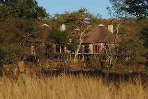Nambiti Plains Private Game Lodge