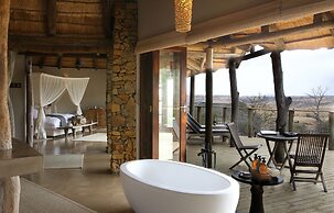 Nambiti Plains Private Game Lodge