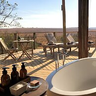Nambiti Plains Private Game Lodge