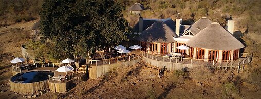Nambiti Plains Private Game Lodge