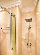 Pearl Gate Hotel