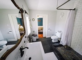 Burdett House Bed & Breakfast