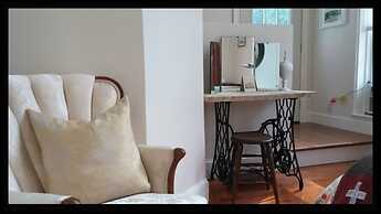 Burdett House Bed & Breakfast