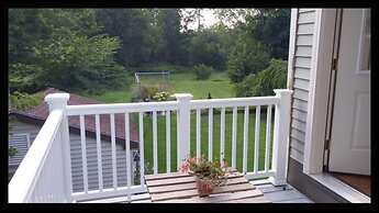 Burdett House Bed & Breakfast