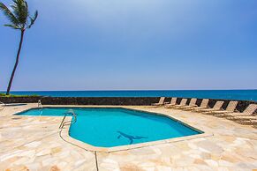 Sea Ge 1-205-oceanfront 2 Bedroom Condo by RedAwning