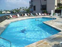 Sea Ge 1-205-oceanfront 2 Bedroom Condo by RedAwning