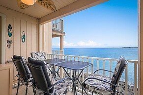 Sea Ge 1-205-oceanfront 2 Bedroom Condo by RedAwning