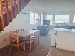 Eastside  3 Bedroom Home by RedAwning