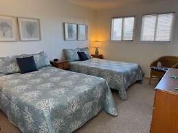 Eastside  3 Bedroom Home by RedAwning