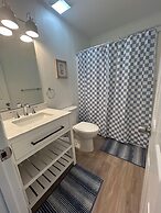 Eastside  3 Bedroom Home by RedAwning