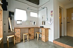 NEW WORLD INN - Hostel