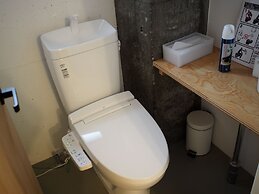 NEW WORLD INN - Hostel