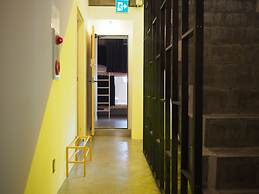 NEW WORLD INN - Hostel