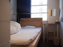 NEW WORLD INN - Hostel