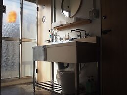 NEW WORLD INN - Hostel