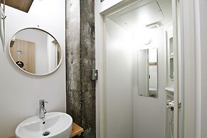 NEW WORLD INN - Hostel