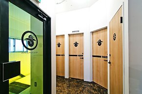 NEW WORLD INN - Hostel