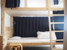 NEW WORLD INN - Hostel