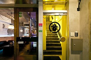 NEW WORLD INN - Hostel