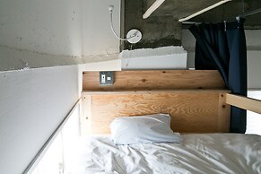 NEW WORLD INN - Hostel