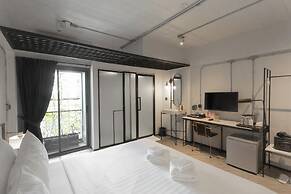 IR-ON Hotel