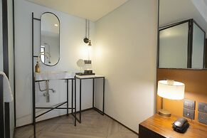 IR-ON Hotel
