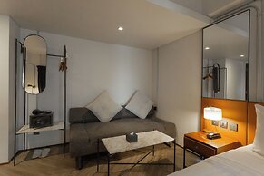 IR-ON Hotel