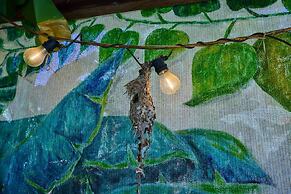On The Wallaby Eco Lodge - Hostel
