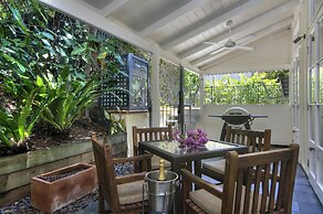Port Douglas Cottage and Lodge