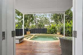 Port Douglas Cottage and Lodge