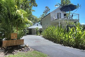 Port Douglas Cottage and Lodge
