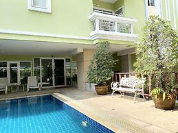 14 Place Sukhumvit Suites - SHA Plus