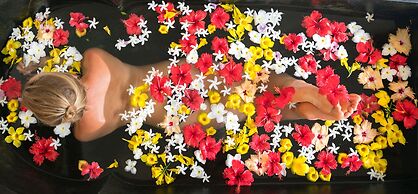 UTMT Underneath the Mango Tree Beach & Spa