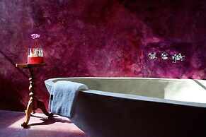 UTMT Underneath the Mango Tree Beach & Spa