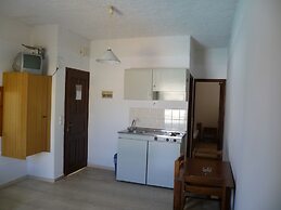 Karmi Studios & Apartments