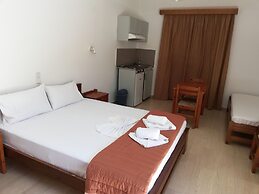 Karmi Studios & Apartments