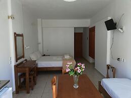 Karmi Studios & Apartments