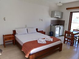 Karmi Studios & Apartments