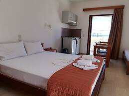 Karmi Studios & Apartments