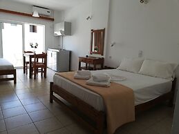 Karmi Studios & Apartments