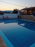 Karmi Studios & Apartments