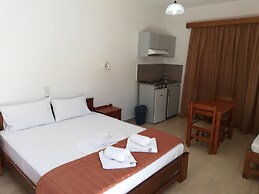 Karmi Studios & Apartments