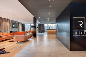 R hotel experiences