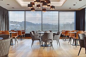 R hotel experiences